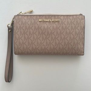 Michael Kors Pink Signature Wristlet